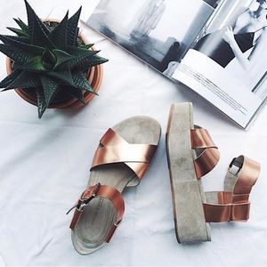 Kennel & Schmenger Rose Gold/Cooper Metallic Platform Sandal Size 8 Designer Y2K